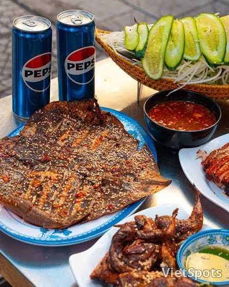alexchin86's tweet photo. Làng Nướng Bé Hạnh on Lê Thanh Nghị serves charcoal-grilled pork, skewers and seafood with fresh greens, rice paper and house fish sauce. Smoky, local, affordable, and perfect for a DIY roll. Open daily 11:00–22:00. https://t.co/Zk4JeTzCdF