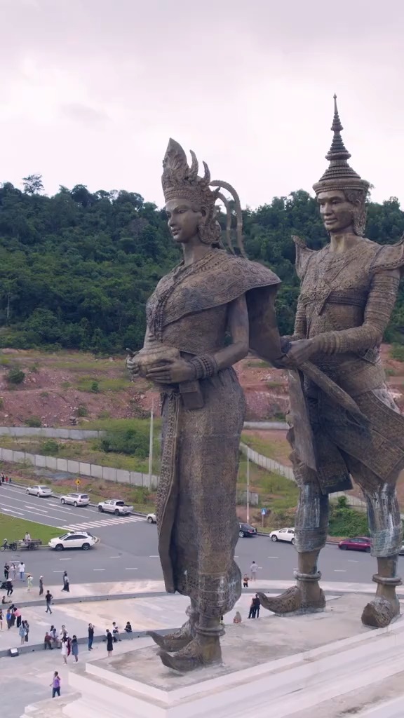 AgueroMichelle's tweet photo. Preah Thong Neang Neak reflects Cambodia’s timeless elegance. Inspired by legend, traditional Khmer attire carries stories of heritage, identity, and enduring cultural beauty. https://t.co/Qlq5FpksEp