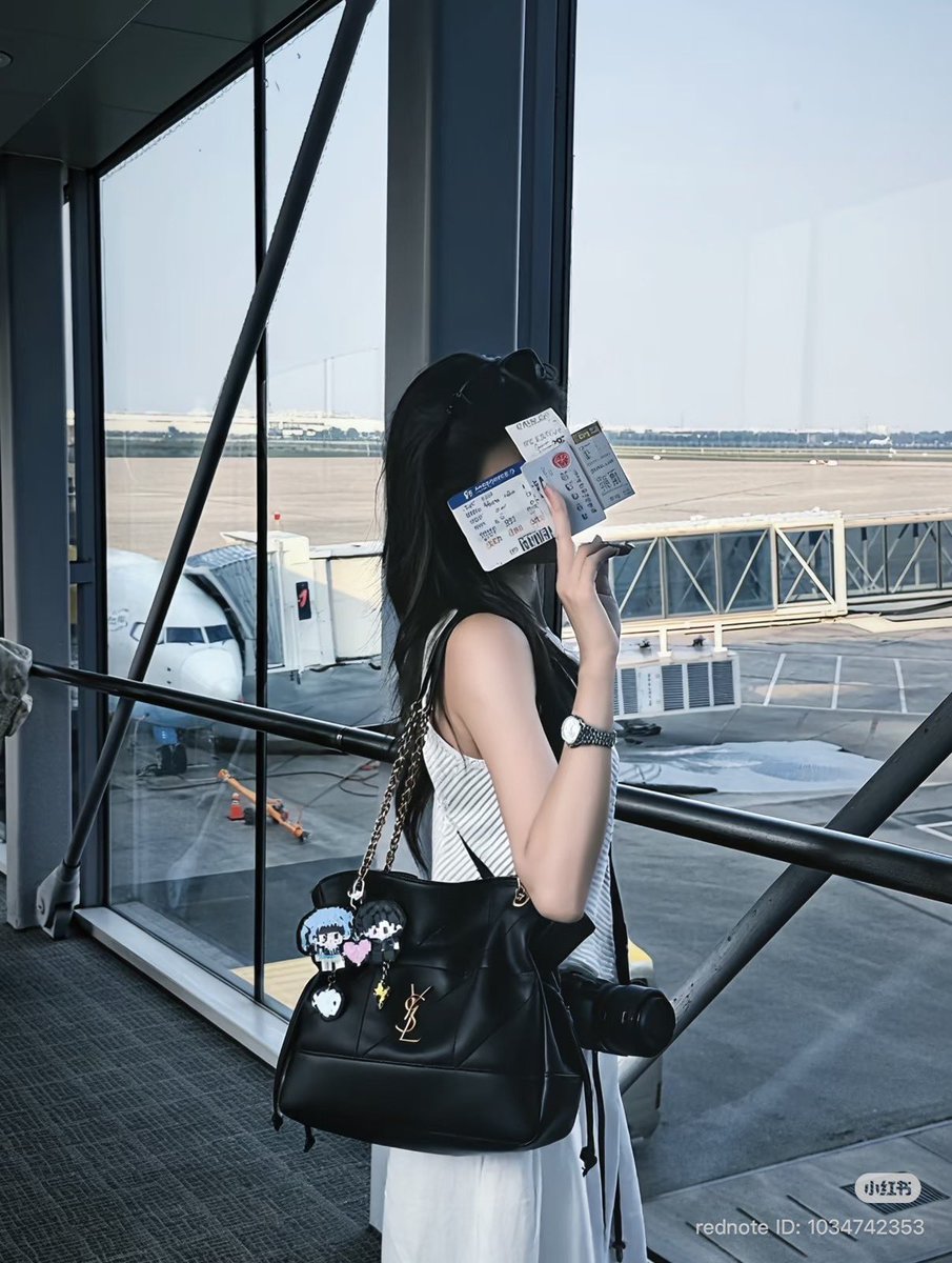 hxxx369's tweet photo. 空港フォト天才だなこれ。。 https://t.co/dZsbDSDxq8