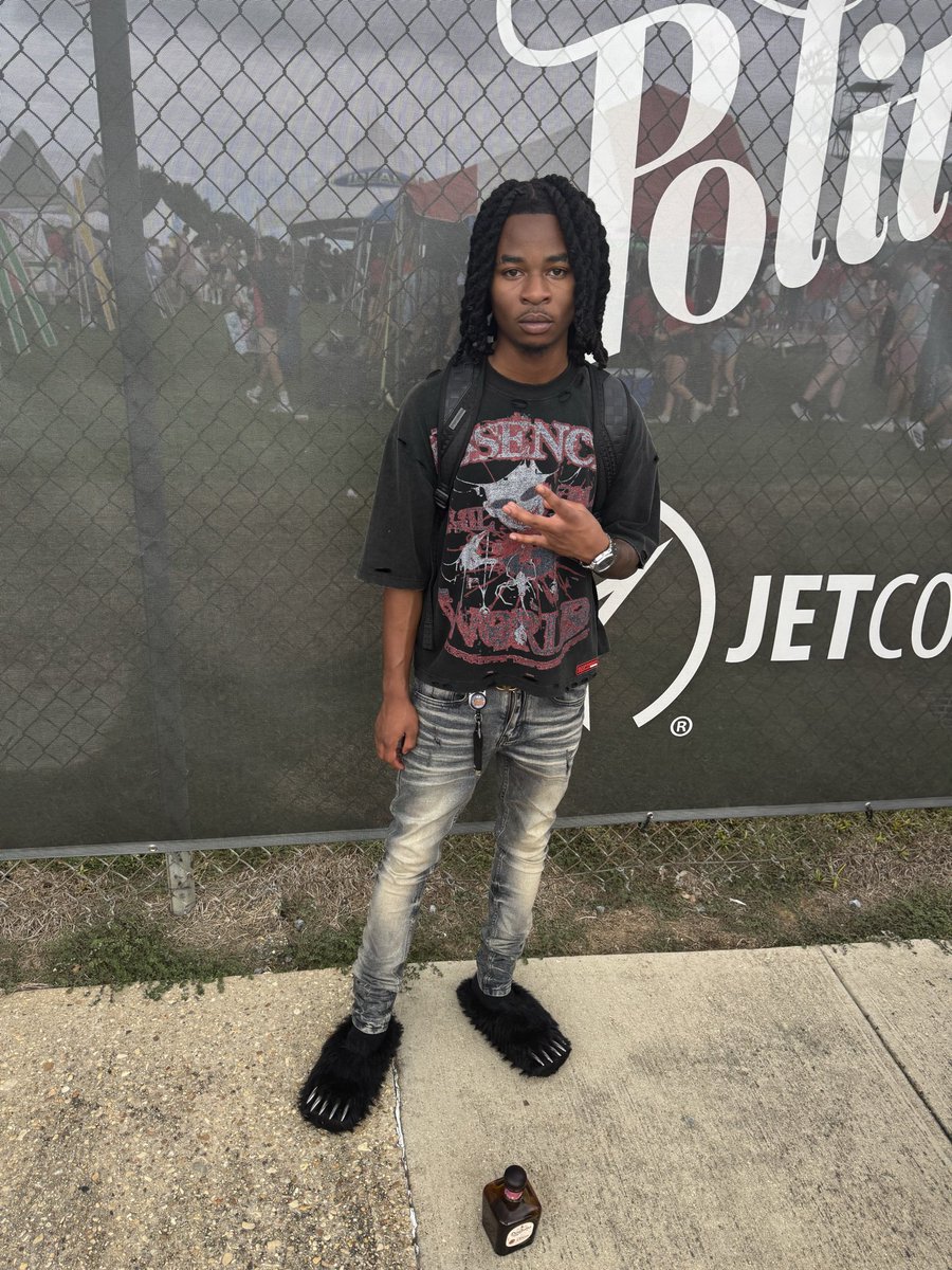 stillstackinit's tweet photo. ul homecoming🐾 https://t.co/jDEtExAlH9