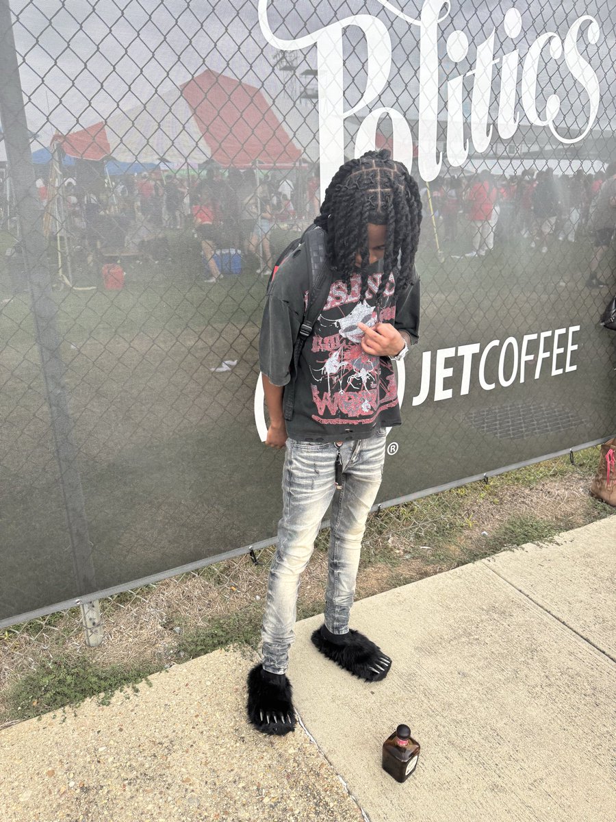 stillstackinit's tweet photo. ul homecoming🐾 https://t.co/jDEtExAlH9