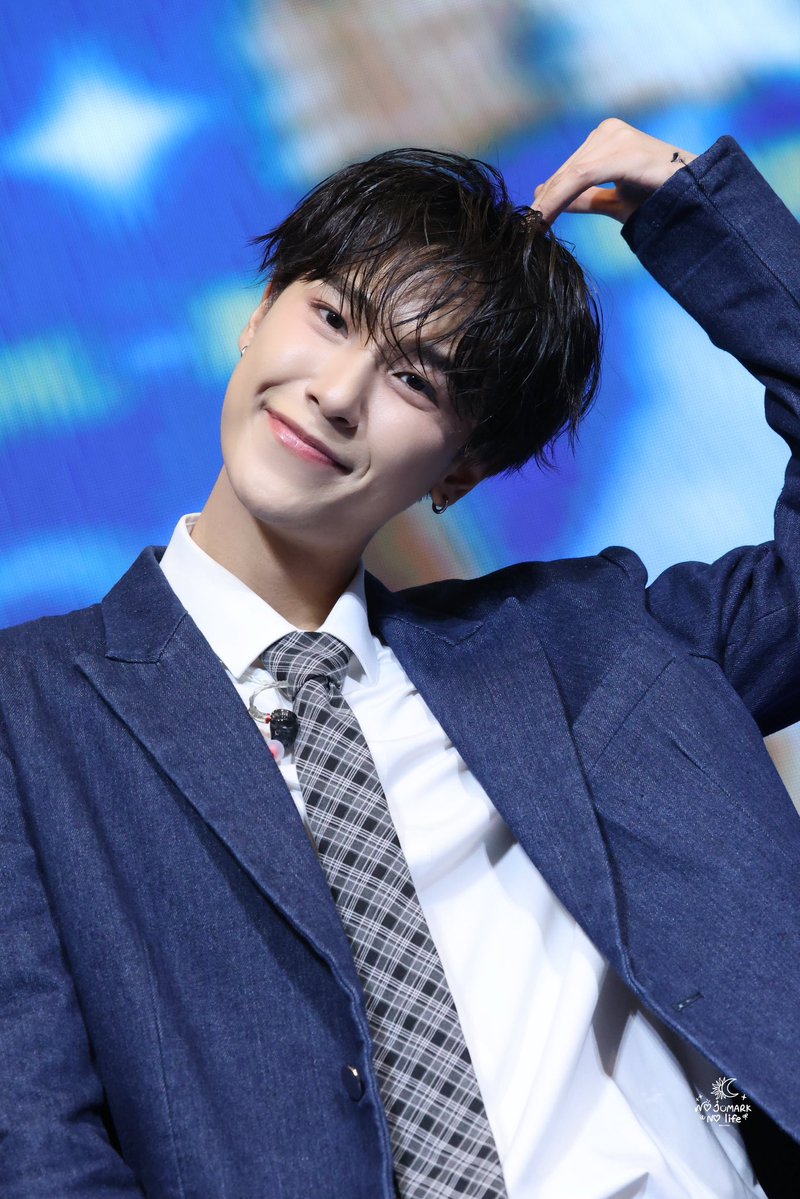a_menman_a's tweet photo. 근데 이 날 쭈니어 존나존나존나 이뿌니 견이고 귀여움 수준 너무 높아가지고 걍 또 말 이만큼 많이하는데 거짓말은 한마디도 안하는 진실의 견 닉값한 거 아시는 분ㅋㅋ https://t.co/IOJJHvHYss