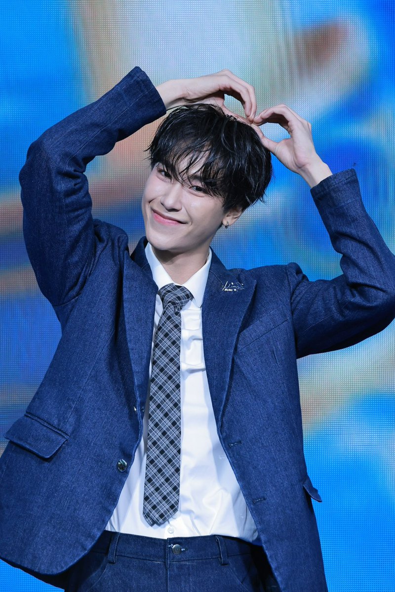 a_menman_a's tweet photo. 근데 이 날 쭈니어 존나존나존나 이뿌니 견이고 귀여움 수준 너무 높아가지고 걍 또 말 이만큼 많이하는데 거짓말은 한마디도 안하는 진실의 견 닉값한 거 아시는 분ㅋㅋ https://t.co/IOJJHvHYss
