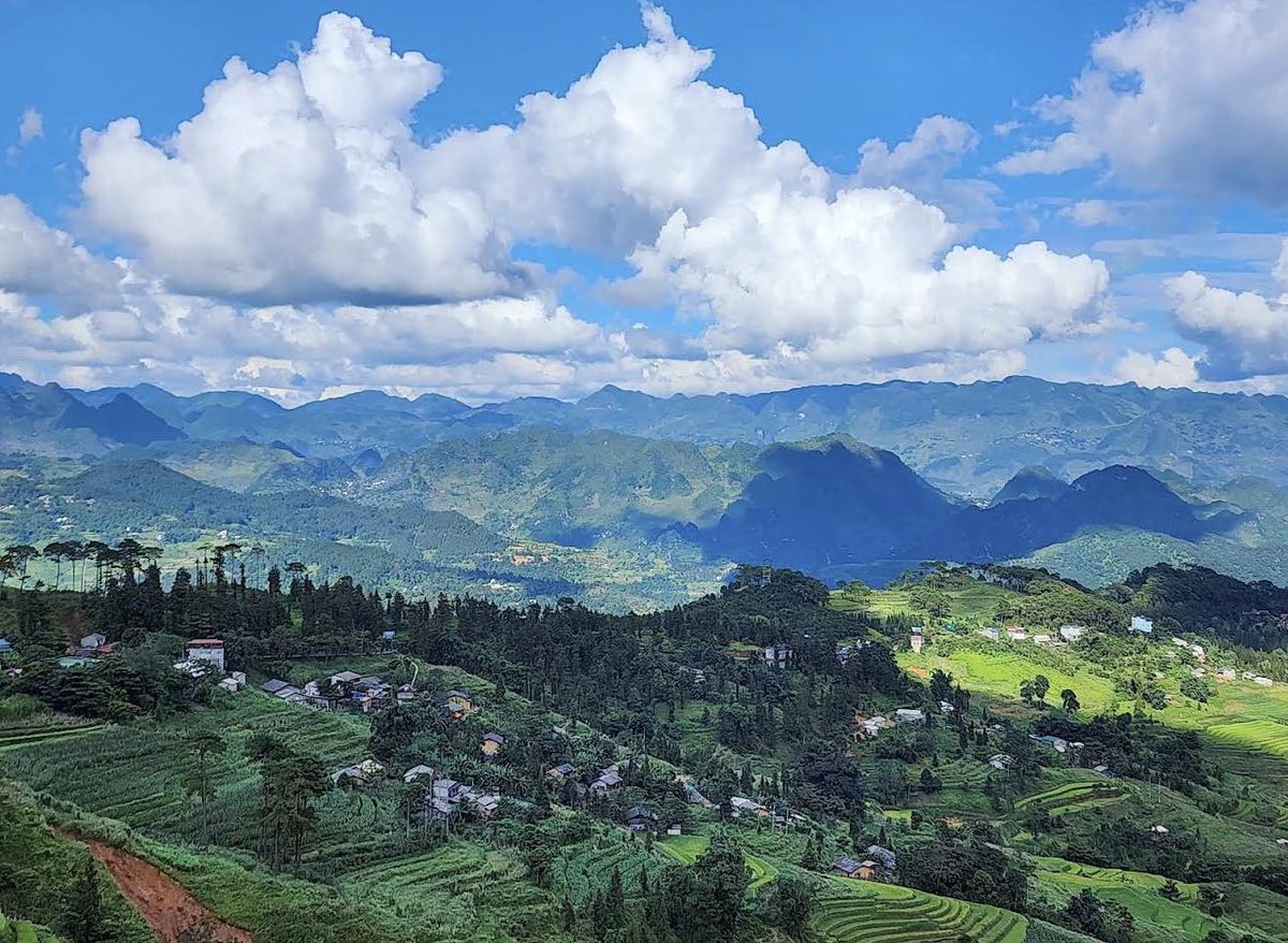 lucaslpms's tweet photo. Motorbike or trekking in Ha Giang? Both offer a different kind of adventure. Ride dramatic passes and winding roads, or slow down through villages and mountain paths. Would you rather see more or experience it deeper? https://t.co/wcN4xMtB7g