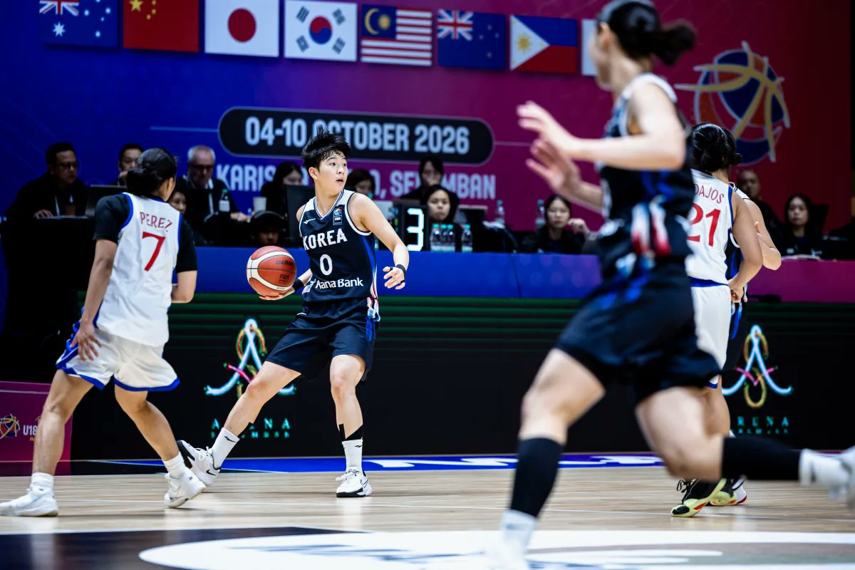t_wkbl's tweet photo. 𝗙𝗜𝗕𝗔 𝗨𝟭𝟴 𝗔𝗦𝗜𝗔 𝗖𝗨𝗣 𝗪𝗢𝗠𝗘𝗡

🏀대한민국 86-70 필리핀🏀

임연서- 30득점 6어시스트 3스틸
이소희- 25득점(3점슛 4개) 7리바운드
조희원- 14득점 3리바운드 

📅다음 경기
10월 6일 12시 30분 vs 호주 

*사진출처=FIBA

#wkbl #fibau18asiacup #u18아시아컵 https://t.co/ncnR8hWdet