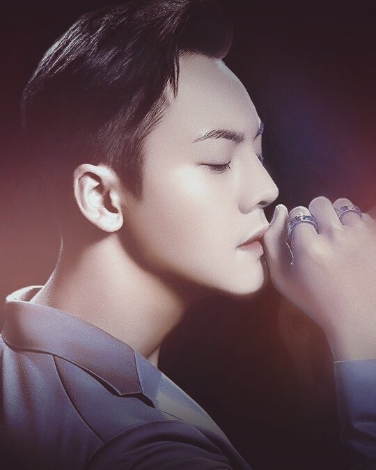 nncyrjl's tweet photo. Mơ về ai mà tỉnh giấc, rồi tỉnh giấc lại khóc vì ai. Cứ ngỡ tình yêu chỉ cần bất chấp tất cả sẽ có kết quả. Nhưng cuộc sống còn nhiều ý nghĩa, và anh với em dù đẹp cũng chỉ là một khúc nhạc thoáng qua. https://t.co/g6X8x9tDnT
