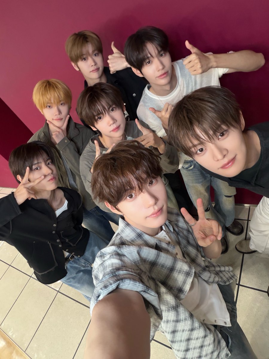 closeyoureyes_7's tweet photo. [📸] 
CLOSE UP  
261005 <it’s Live> 🎼

#CLOSEYOUREYES #클로즈유어아이즈
#CYE #클유아
#256thNote #DropThat https://t.co/LvHDIrVc0r