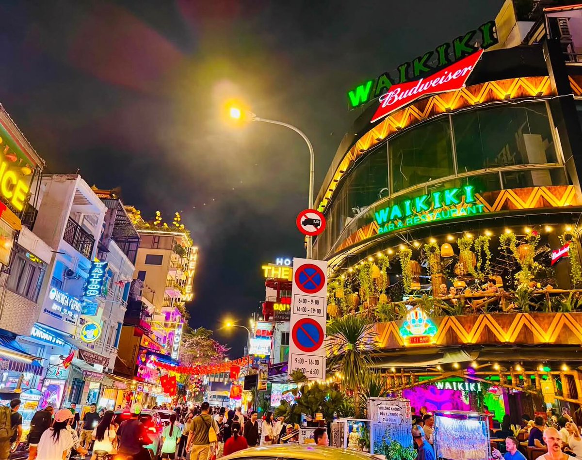 ngocchi616's tweet photo. Discover Ho Chi Minh City’s timeless charm, from the Reunification Palace and Saigon Central Post Office to vibrant markets and local life. Thank you, Mrs. Ioana Rotaru, for sharing your Vietnam memories with us. https://t.co/T2cNmtL9mR