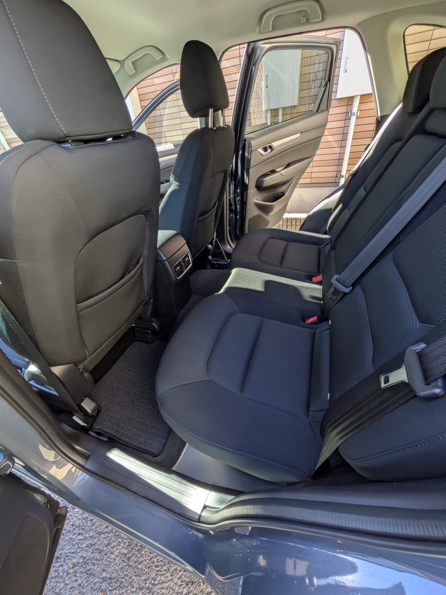kurumacleaning's tweet photo. 本日は​マツダ CX-5のシートの奥に入り込んだ砂ボコリや、汗・皮脂によるテカリ・臭いを徹底洗浄しました。
​「車内クリーニング」で、快適な空間が復活します✨
​🧽 カークリーニングTOKYO
🔻ご予約はプロフィールのURLから！
​#CX5 #マツダ #車内クリーニング #カークリーニングTOKYO #愛車お手入れ https://t.co/yvdctsaaQd