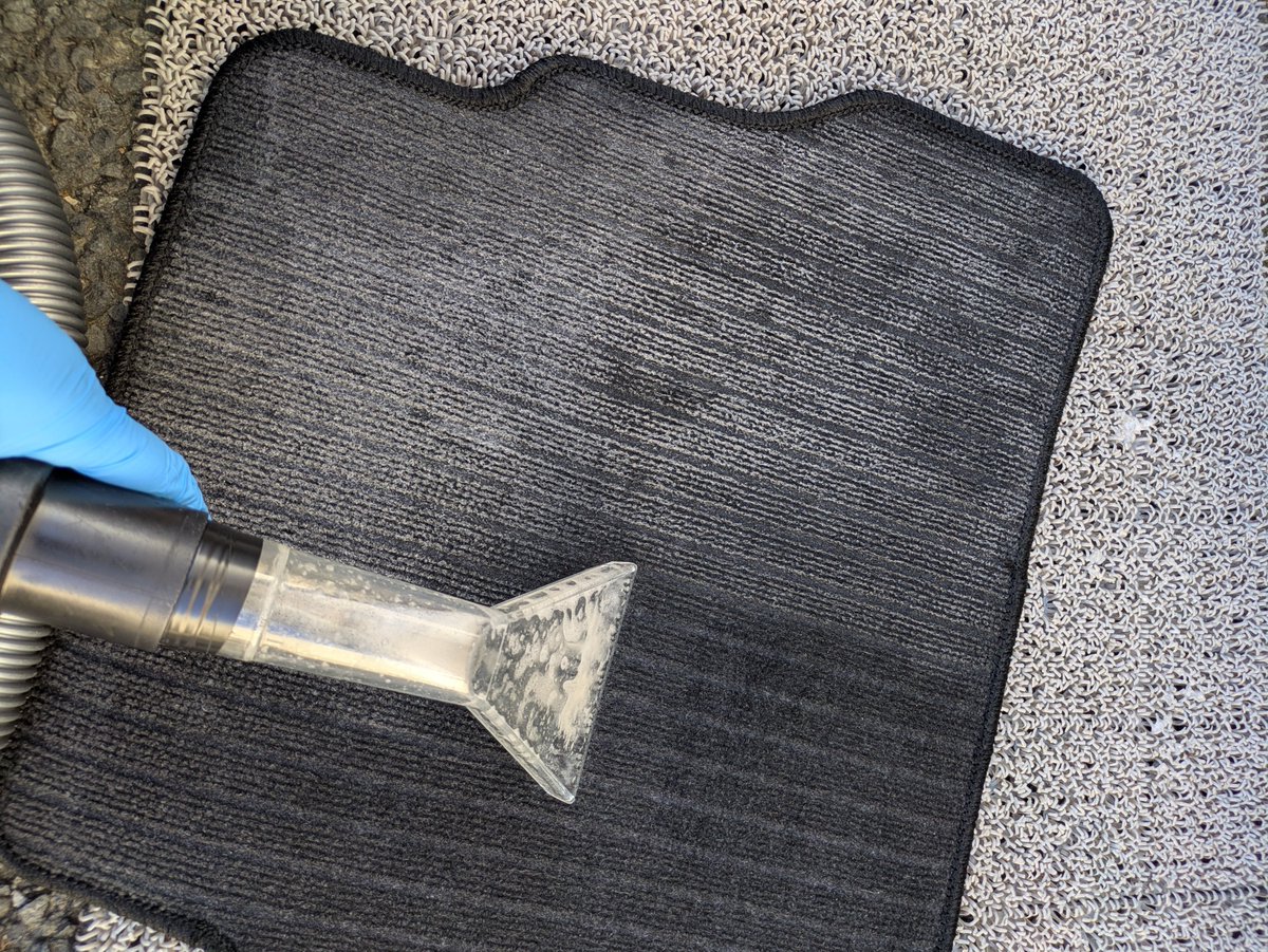 kurumacleaning's tweet photo. 本日は​マツダ CX-5のシートの奥に入り込んだ砂ボコリや、汗・皮脂によるテカリ・臭いを徹底洗浄しました。
​「車内クリーニング」で、快適な空間が復活します✨
​🧽 カークリーニングTOKYO
🔻ご予約はプロフィールのURLから！
​#CX5 #マツダ #車内クリーニング #カークリーニングTOKYO #愛車お手入れ https://t.co/yvdctsaaQd