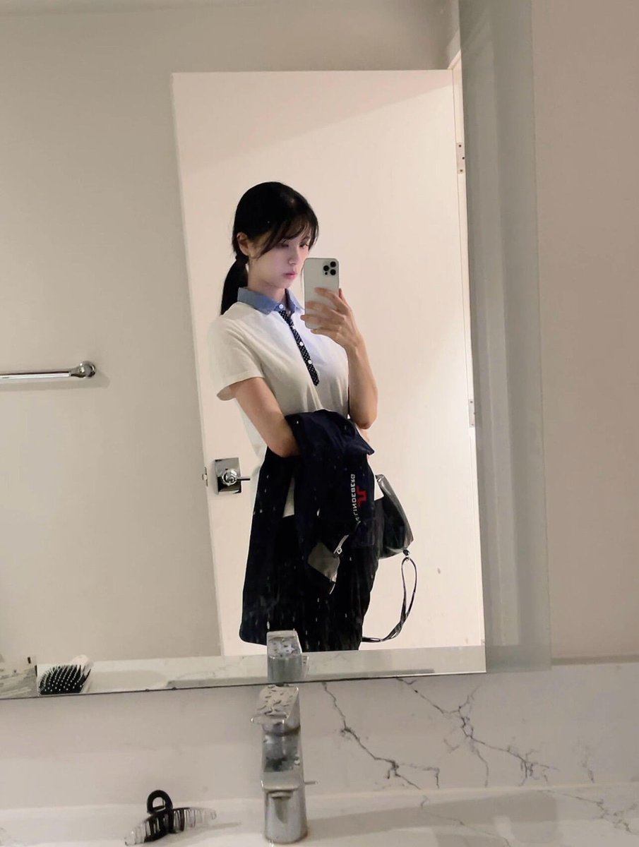 donna97tb8's tweet photo. 再强调一次：我不要🚪！真不要！ 想看什么痛快点告诉我， 我看到立马发.就是手发酸发不完而已 不需要你们打钱支持我
1：看福
2：看🐻 https://t.co/2X9DmFlhsC