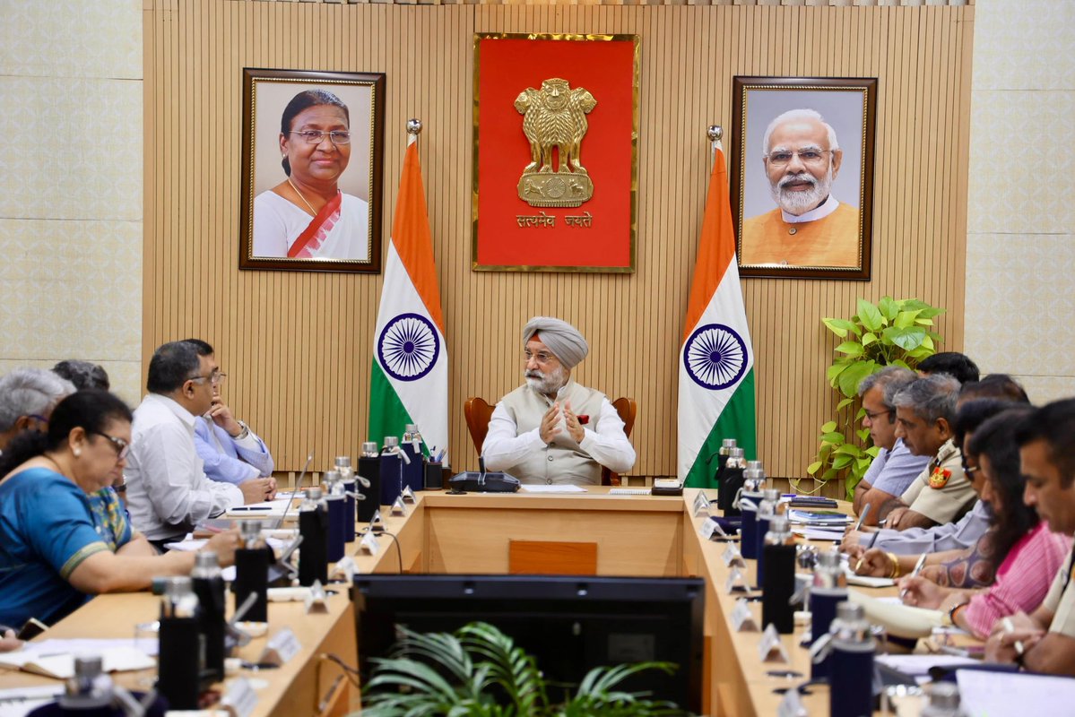 LtGovDelhi's tweet photo. The safety and security of our students is non-negotiable.

Held a meeting with Vice Chancellors/Directors of GNCTD Universities, alongside senior officials of Delhi Police, PWD, MCD and Transport Department, to review campus security and the safety of students, with particular focus on our girl students.

Directed strengthened multi-agency coordination covering enhanced police patrolling, elimination of dark spots, CCTV integration along approach roads, improved last-mile transport connectivity and comprehensive safety audits of student accommodations.

We must ensure that every young person - especially our daughters - can pursue education in Delhi with confidence, dignity and a sense of security.

A safe, vibrant and dignified environment for our youth is foundational to our vision of a #ViksitDilli.