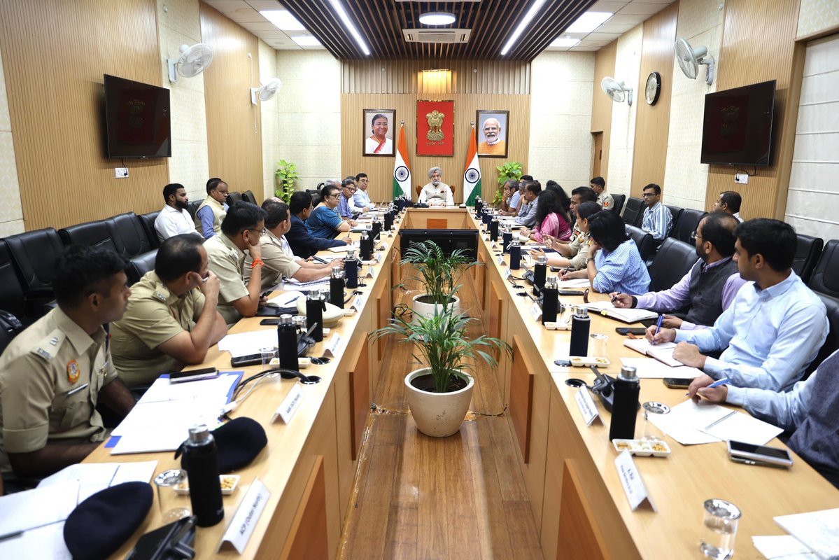 LtGovDelhi's tweet photo. The safety and security of our students is non-negotiable.

Held a meeting with Vice Chancellors/Directors of GNCTD Universities, alongside senior officials of Delhi Police, PWD, MCD and Transport Department, to review campus security and the safety of students, with particular focus on our girl students.

Directed strengthened multi-agency coordination covering enhanced police patrolling, elimination of dark spots, CCTV integration along approach roads, improved last-mile transport connectivity and comprehensive safety audits of student accommodations.

We must ensure that every young person - especially our daughters - can pursue education in Delhi with confidence, dignity and a sense of security.

A safe, vibrant and dignified environment for our youth is foundational to our vision of a #ViksitDilli.