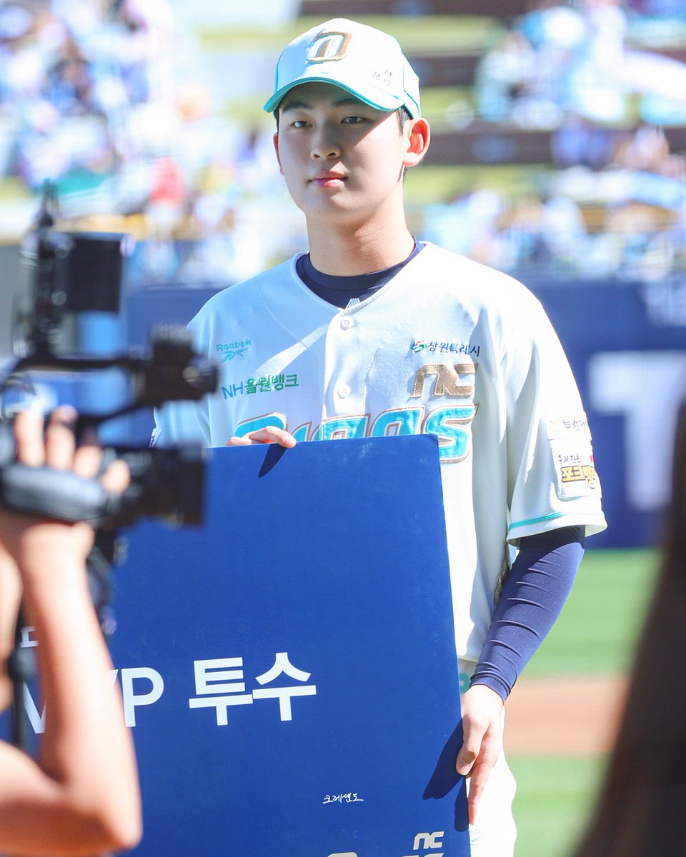 scendowich's tweet photo. 9월 MVP 투수 !! 🙂 #신영우 https://t.co/9iGf5PvjJ6