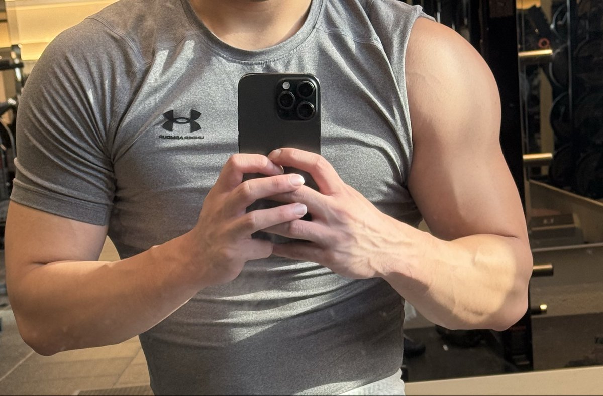 zamondazinzza's tweet photo. shoulder dayyy https://t.co/MtU56MT3dR