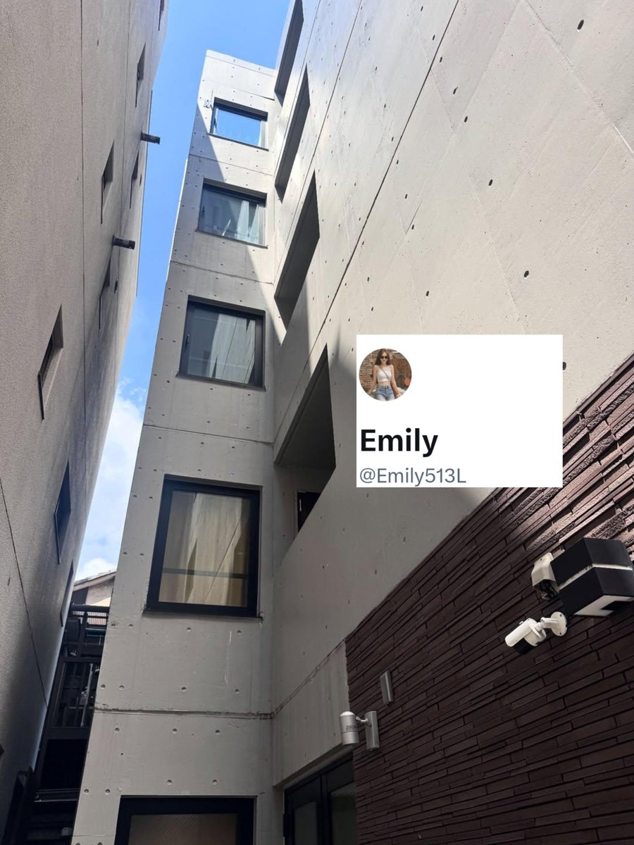 Emily513L's tweet photo. 到東京塔打卡全是台灣人，人多到好像沒出國一樣🙄 https://t.co/LX3kWfQBL8