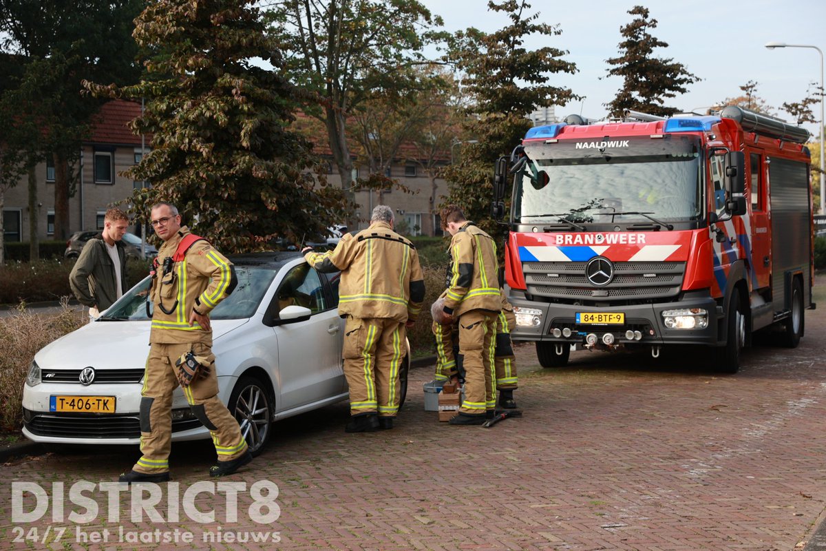 Kindje opgesloten in auto, brandweer bevrijdt hem in Naaldwijk
