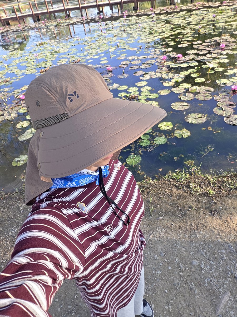 godmitzu's tweet photo. JEONGYEON ENJOYING THE KOREAN COUNTRYSIDE https://t.co/rxj5KFjVyZ