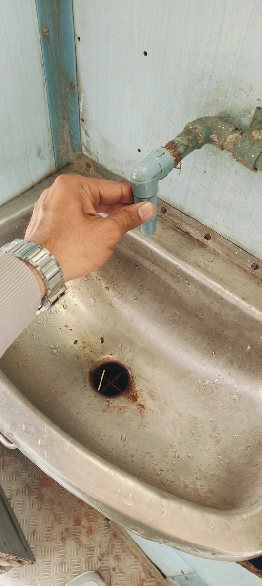amar__mishra's tweet photo. @RailMinIndia @IRCTCofficial @IndianRailways @RailwaySeva
I am travelling on Train No. 07090, S1 Coach. There is no water supply in the coach, and one of the seats is also broken/damaged, causing serious inconvenience to passengers.Kindly look into this issue urgently and https://t.co/Wc0fR9oNEK