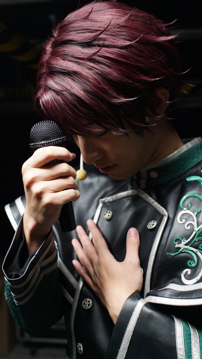 yu_kiwasa0419's tweet photo. 衛さんお誕生日おめでとうございます！
音楽や人との旅路の先で繋がった今とこれからの未来に幸あれ…！！
久しぶりすぎる登場、我が家のパキラさんも60センチ以上伸びました。笑
ご一緒している年月を感じますっ。
みんなでこれからものびのびと！！
素敵な1年を…！♪

#藤村衛生誕祭2026 https://t.co/GlqhwLIBOi
