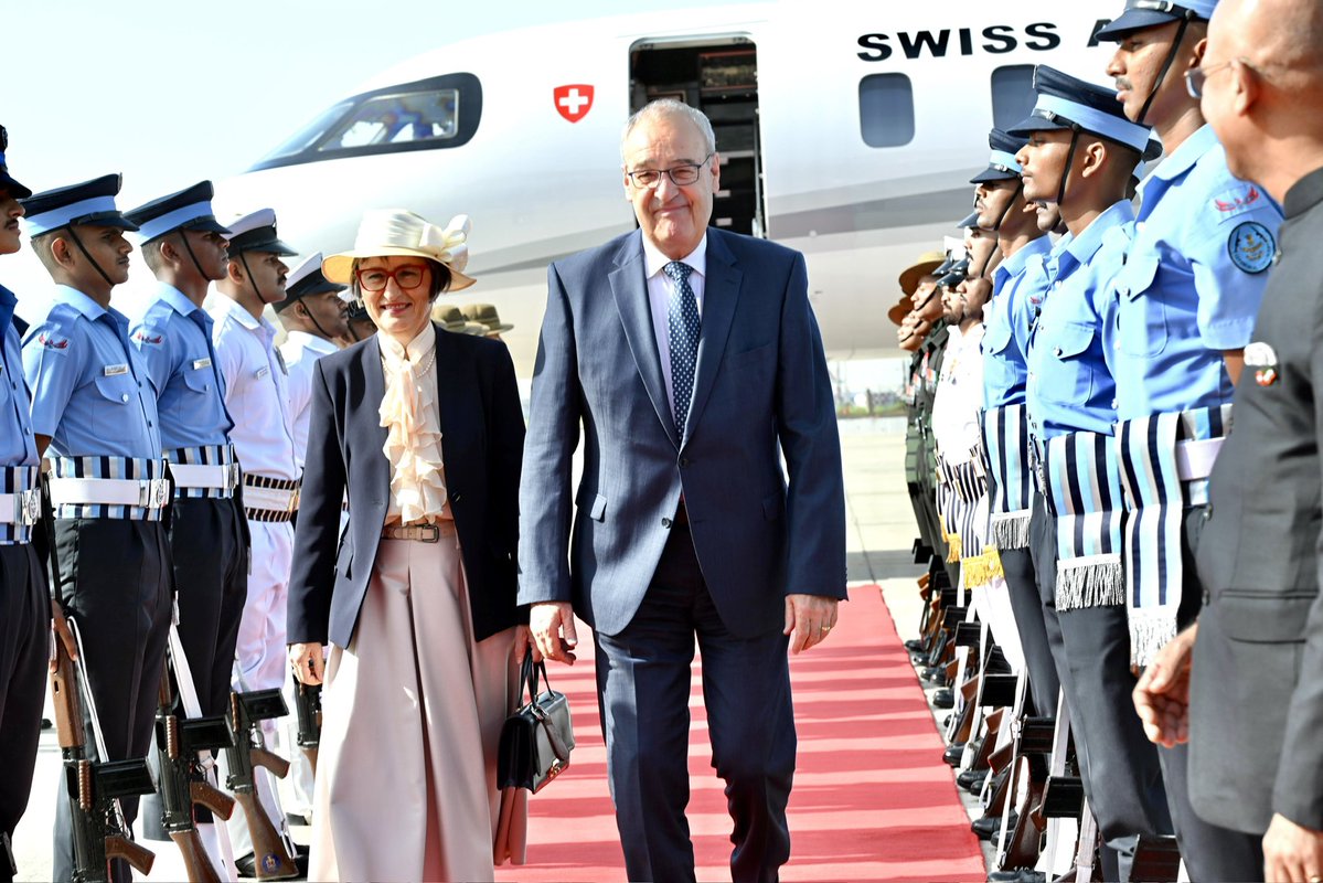 ParmelinG's tweet photo. Invité pour une visite d’État en Inde qui débute aujourd'hui et qui durera jusqu'au 7 octobre, j'ai été reçu avec beaucoup d'honneur à mon arrivée à l'aéroport de Delhi. https://t.co/vzHXKtgNCM