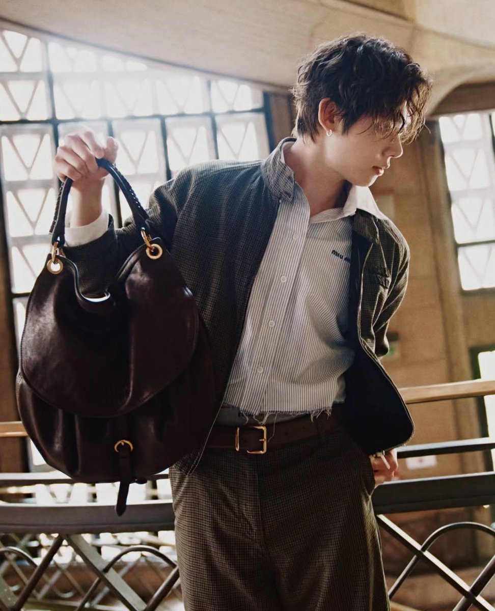 FashionistD's tweet photo. The History Book of Fashion:
Page 114:
#YEONJUN for MIU MIU https://t.co/dx8vCl65cV