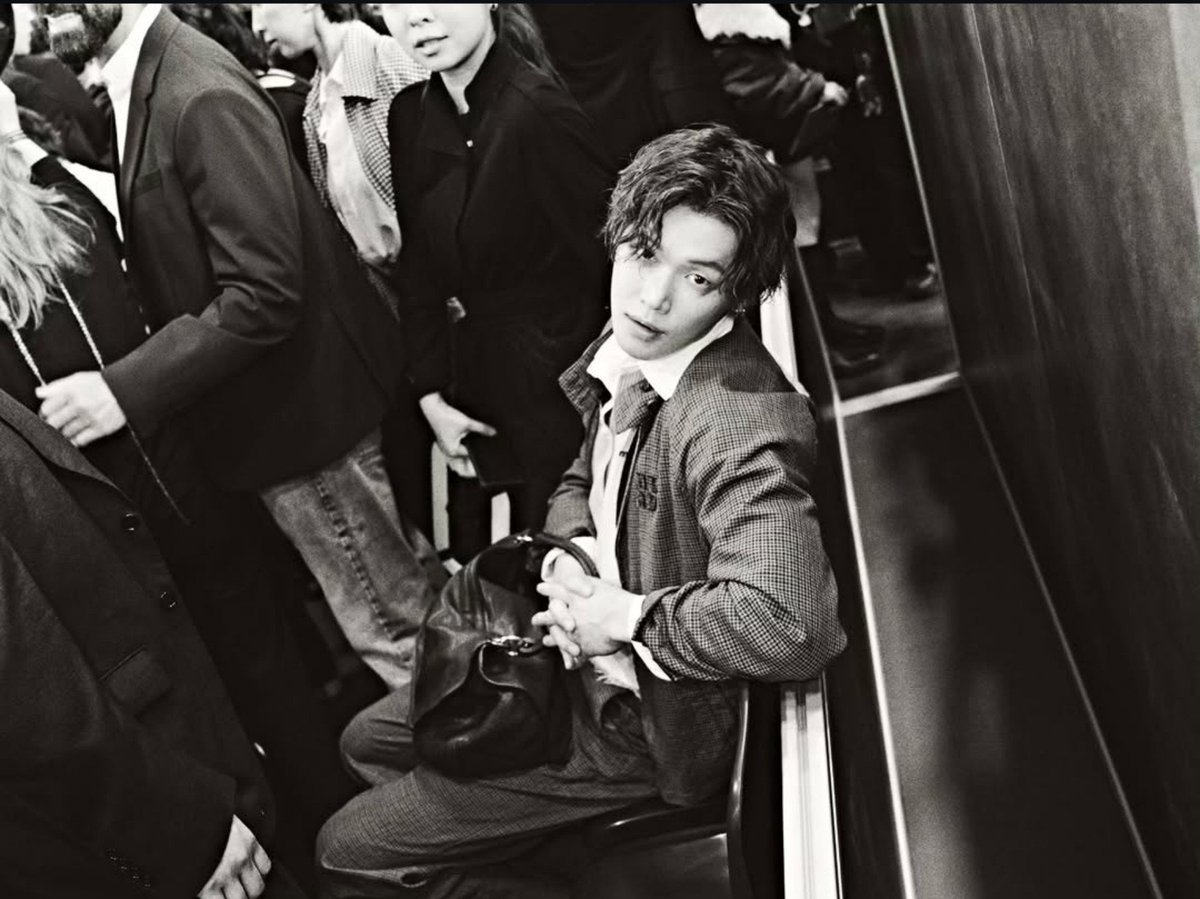 FashionistD's tweet photo. The History Book of Fashion:
Page 114:
#YEONJUN for MIU MIU https://t.co/dx8vCl65cV