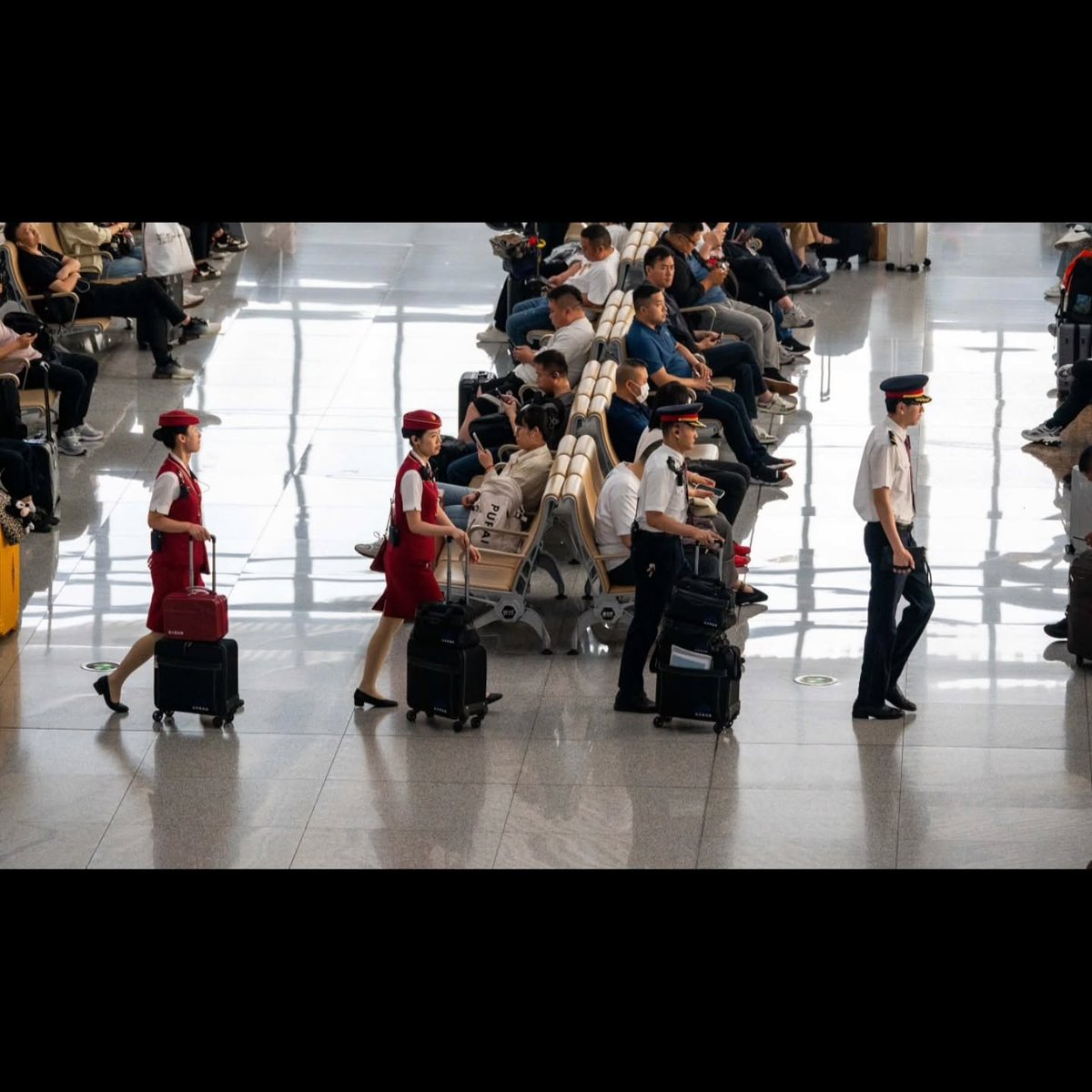 luansoares19's tweet photo. The Station. Watching time pass as everyone moves through their own lives. Shot on Nikon Z5II with Z 17-28 F2. 8 and 28-400 F4-8. Thanks for the loan. https://t.co/U0kezuoq8D