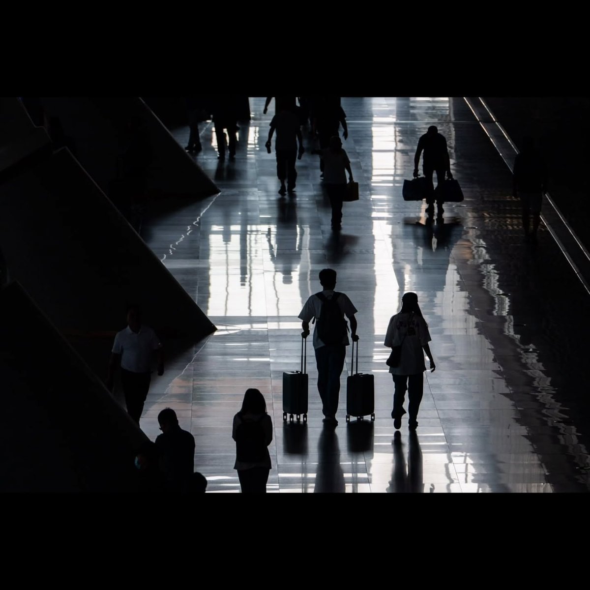 luansoares19's tweet photo. The Station. Watching time pass as everyone moves through their own lives. Shot on Nikon Z5II with Z 17-28 F2. 8 and 28-400 F4-8. Thanks for the loan. https://t.co/U0kezuoq8D