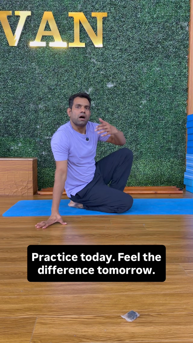 pinklipstick95's tweet photo. A simple posture can deepen your connection with yourself. Breathe, stretch, hold, and feel the difference. Your body deserves mindful movement. https://t.co/Q5bA1XfDn7