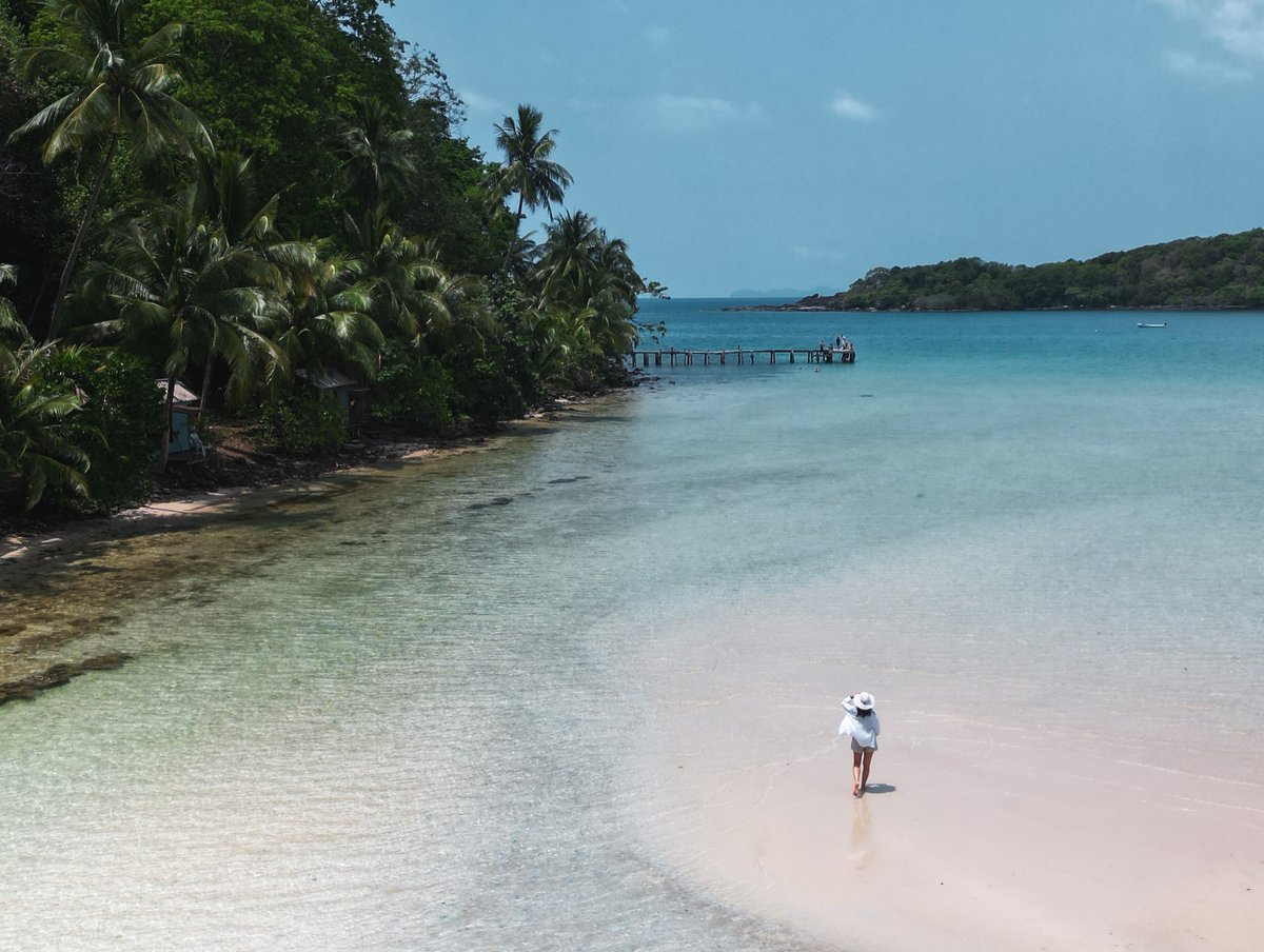 jozedcaal's tweet photo. Koh Kood, Thailand’s best-kept secret: untouched beaches, turquoise water, and a laid-back island vibe. Save it for your next Thailand trip. https://t.co/S18zE0AGTJ