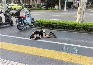 nando_mon's tweet photo. 听说在魔都上海这种的过了一晚上都没人捡，是真的吗？
#快手 #主播直播 https://t.co/LHAs5SPu3v