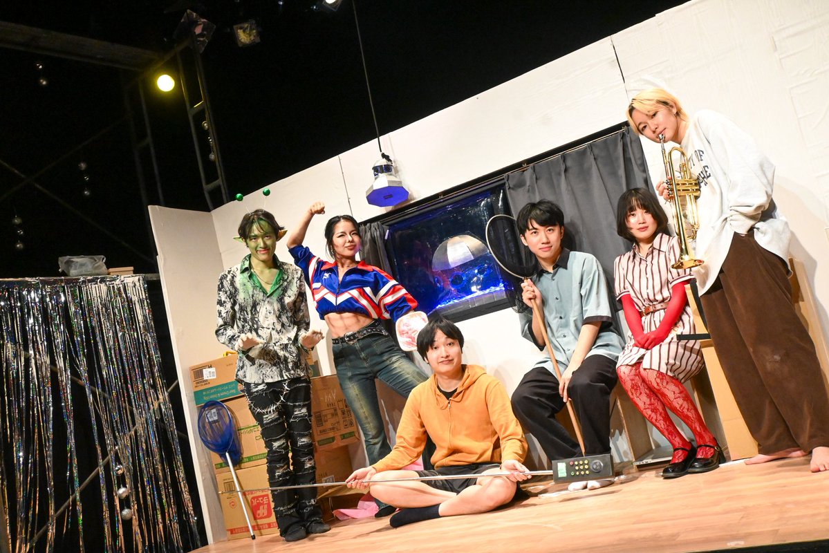 setoutiponpoko's tweet photo. ⚡︎終演のお知らせ⚡︎

#劇団ゴメンチ　お月見公演
『#ラヴ・レヴォリューションR8』

終演しました！
ご来場いただいたみなさまのおかげで
無事幕を下ろすことができました。

次回公演は来年2月
下北沢OFFOFF・シアターです。
今後ともよろしくお願いいたします！

📷スチール撮影:山口亜希子様 https://t.co/XInlAeChUR