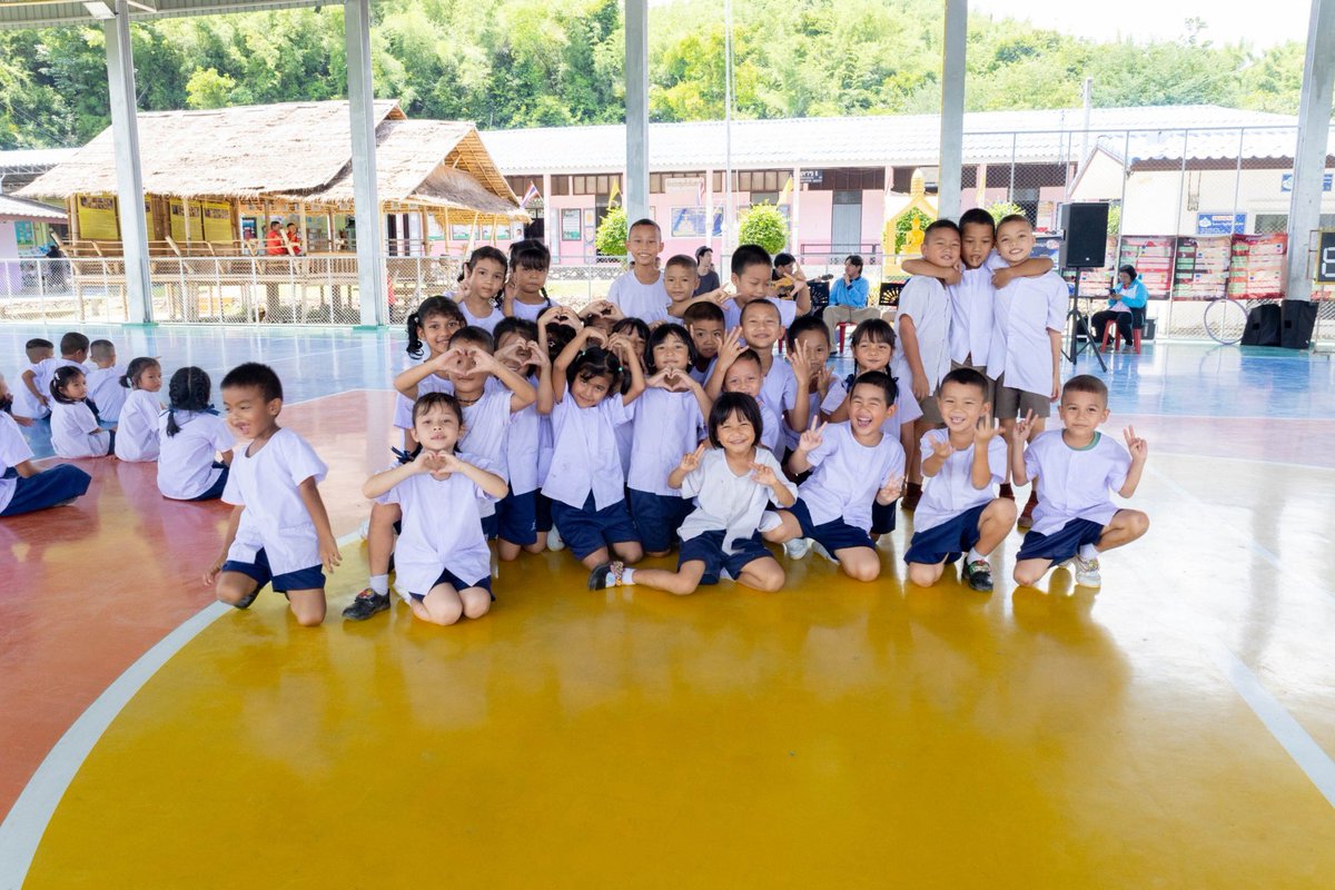 Pxrthz_'s tweet photo. พาวเวอร์เรนเจ้อ มาทำจิตอาสาให้น้องๆโรงเรียนสินแร่สยาม เป็นประการณ์ที่ดีมากเลยคับ สนุกสุดๆ
#สินแร่สยาม #ราชบุรี #จิตอาสา https://t.co/0Xhi2lS1Aa