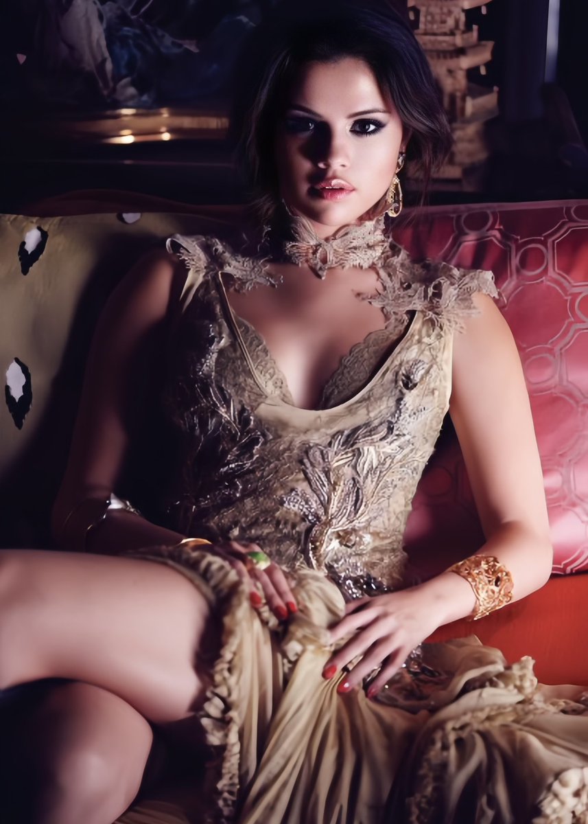 selenerrr321's tweet photo. Selena Gomez Stars Dance photoshoot (2013) https://t.co/mQFApz979z
