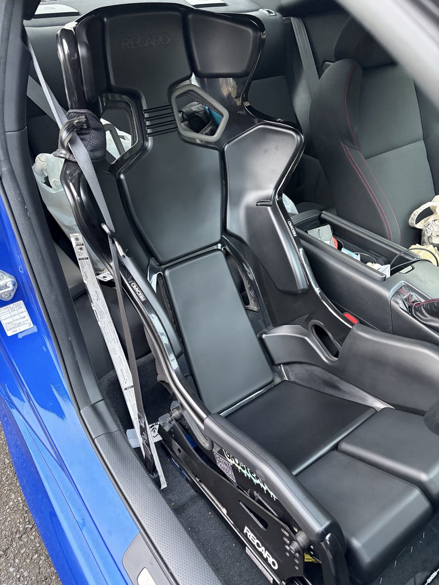 shunbo_zf1's tweet photo. RECARO RMS 2700G 売ります
直接取引希望です

ベルトガイドとバックレストカバーも着いてきます🙌

使用感は多少あると思います💦

BRZ用シートレール付き16万
シートとサイドアダプターのみ15万

もっと安くしろ！等交渉お受け致します。
ご連絡お待ちしております。

拡散お願いいたします🙏 https://t.co/8OLXOdqHj4