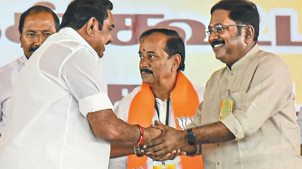 Admk_Tweets's tweet photo. அதிமுக தொண்டர்கள் எல்லாரும் பாட்டசுகளை தயார் பண்ணி வச்சுக்கோங்க பா 🔥

அண்ணன் வர்றார் ✌️ https://t.co/06co8TN5ZG