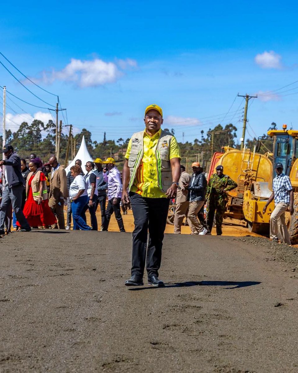 _KithureKindiki's tweet photo. NYAMBARI, LARI CONSTITUENCY, KIAMBU COUNTY, KENYA 

MONDAY, OCTOBER 5, 2026

Inspection of construction works, Nyambari- Uplands- Kambaa- Githunguri road.

This 15 kilometer road is part of a 53 kilometer road network within Lari Constituency that will be built under the same contract, including Kagwe- Githunguri and Kagwe Mung’eero Roads. 

This administration has tarmacked to completion the Nyambari- Kijabe- Mahi Mahiu road and plans to tarmack the 11 kilometer Kinale- Kiracha road.

The dualing of the Rironi Mau Summit highway is on course, to convert it into a 4 lane and in some sections 6 lanes highway at a cost of 20 billion shillings.

In Kiambu County, 1,656 kilometers of new roads are under construction at a cost of 152 billion shillings out of which 368 kilometers costing 20 billion shillings have been completed.