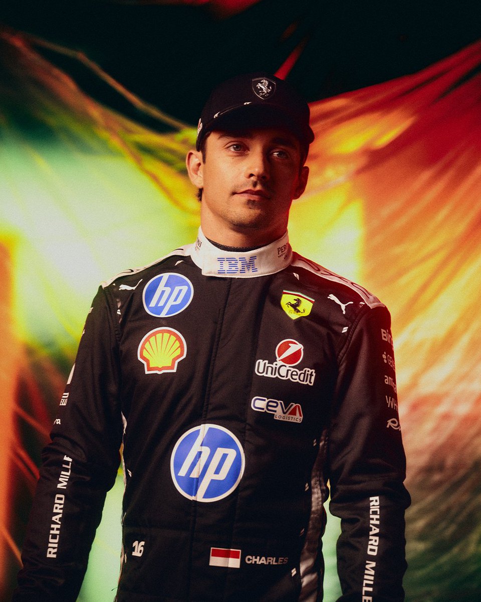 ScuderiaFerrari's tweet photo. A closer look at Charles’ Singapore special suit and cap 😮‍💨 https://t.co/KsgkKH4cAk