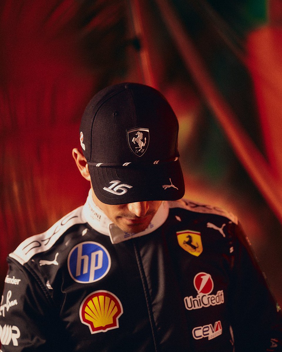 ScuderiaFerrari's tweet photo. A closer look at Charles’ Singapore special suit and cap 😮‍💨 https://t.co/KsgkKH4cAk
