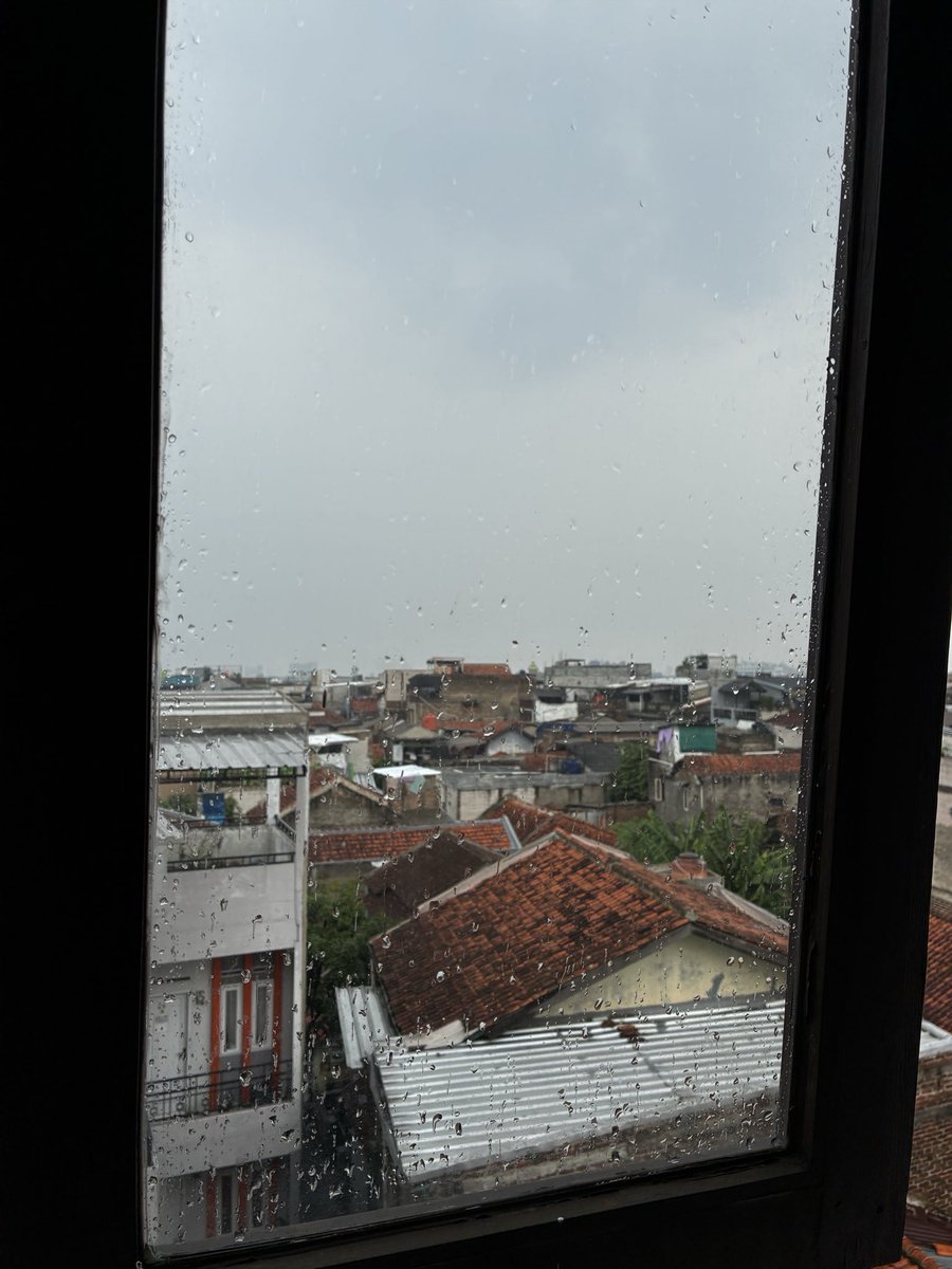 Hanyajeff's tweet photo. finally bandung being bandung https://t.co/TVJYttTuRr