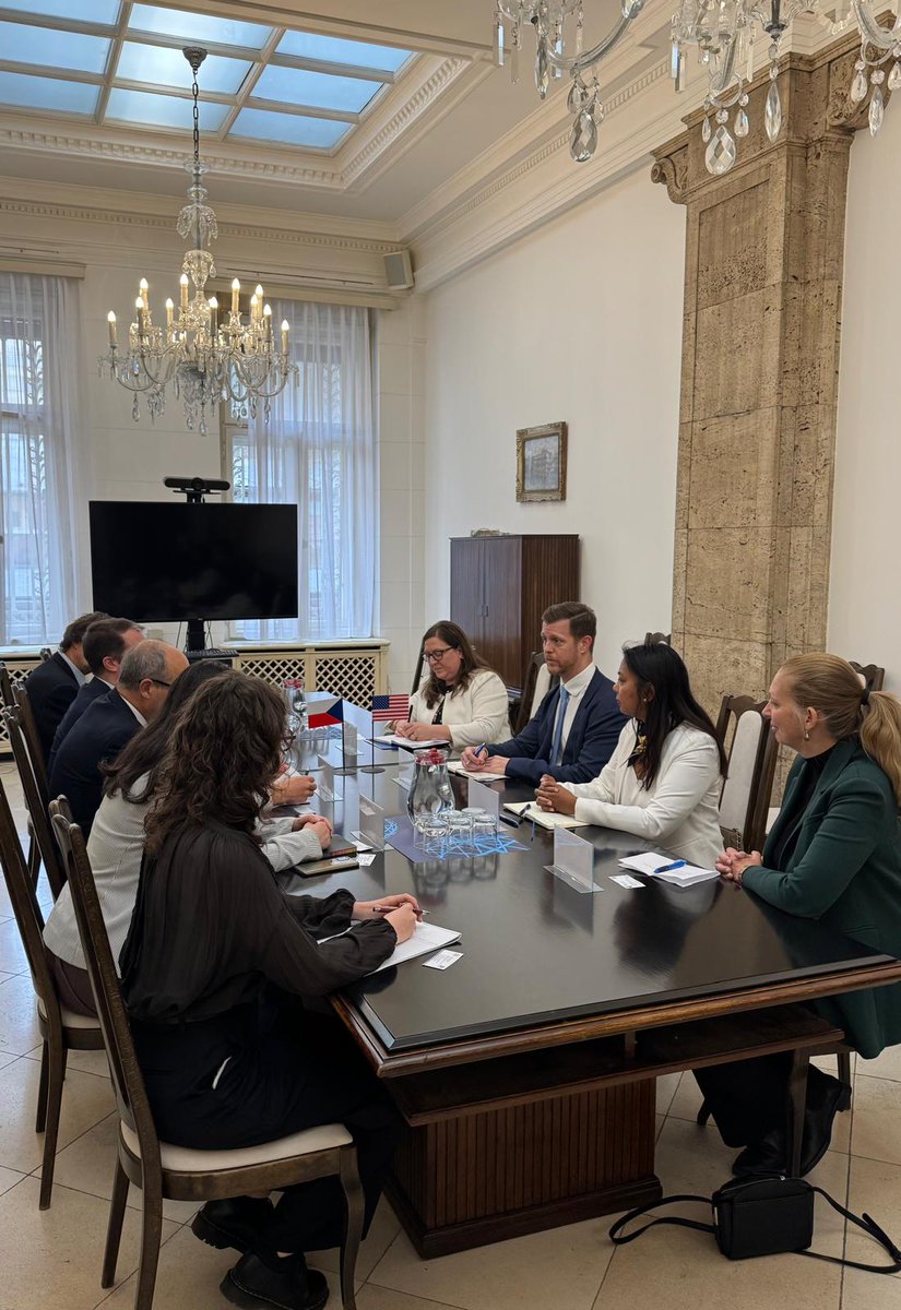 jan6869's tweet photo. Consultations with the Economic Section of the @USEmbassyPrague #DOE #STADEP https://t.co/fV4ao5BGBN on energy security, the diversification of supplies, cooperation in the Middle East +discussion on approaches to the 2 GHz Spectrum and shared mobile and accommodation platforms. https://t.co/rWWqncnQOh