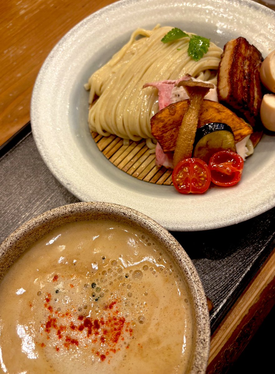 yousei_group's tweet photo. ぼんの名古屋つけ麺4選
①名東区『半蔵』伊勢海老出汁バチバチつけ麺
②北区『神宮寺』名古屋で希少な昆布水つけ麺
③千種区『生る』名古屋つけ麺界のボス的存在
④中川区『いえろう』コーチンの旨み強烈つけ麺
#ぼんのシリーズ https://t.co/QdZPF8CMmN