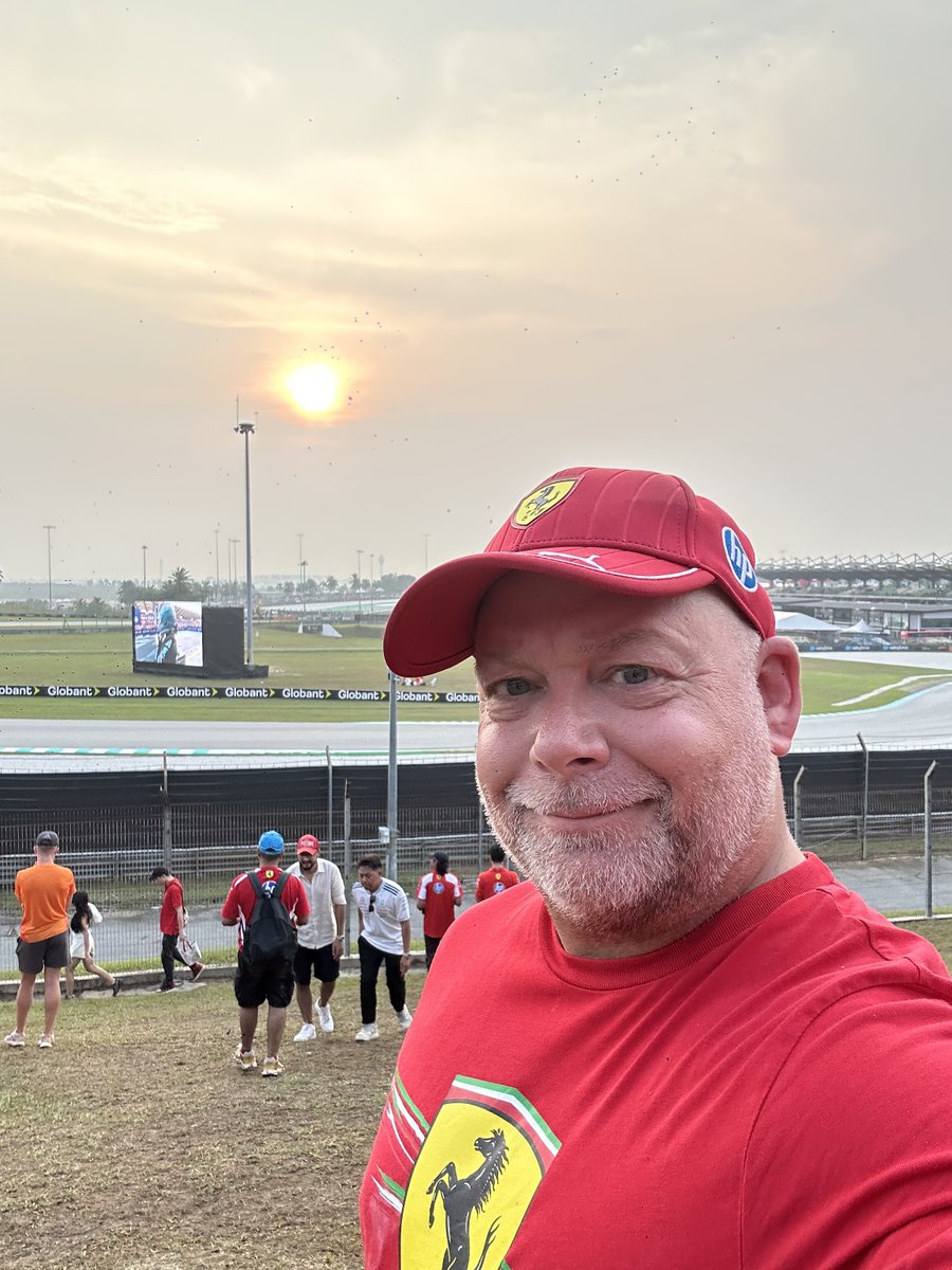 stephenmarriott's tweet photo. Malaysia is beautiful, KL is awesome, and Sepang certainly put on a show!

There were a few organisational issues, some of which were expected - we all knew the monsoon rains were coming!

Thank you, Malaysia. It was emotional. 🇲🇾 https://t.co/ODmnrsjn8h
