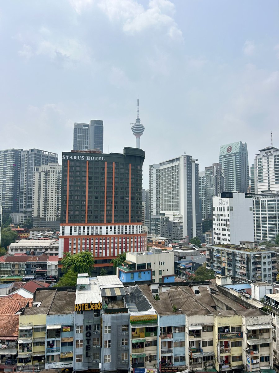 stephenmarriott's tweet photo. Malaysia is beautiful, KL is awesome, and Sepang certainly put on a show!

There were a few organisational issues, some of which were expected - we all knew the monsoon rains were coming!

Thank you, Malaysia. It was emotional. 🇲🇾 https://t.co/ODmnrsjn8h
