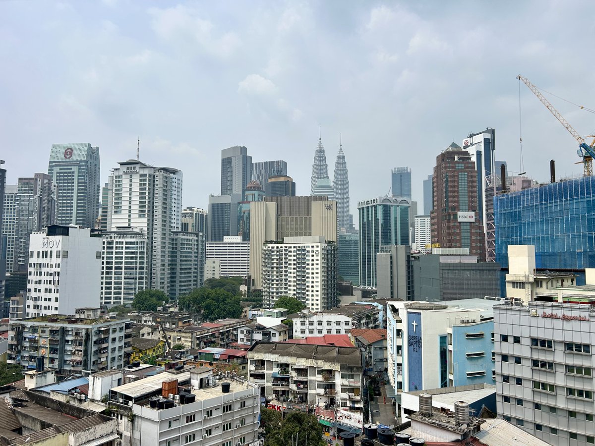 stephenmarriott's tweet photo. Malaysia is beautiful, KL is awesome, and Sepang certainly put on a show!

There were a few organisational issues, some of which were expected - we all knew the monsoon rains were coming!

Thank you, Malaysia. It was emotional. 🇲🇾 https://t.co/ODmnrsjn8h