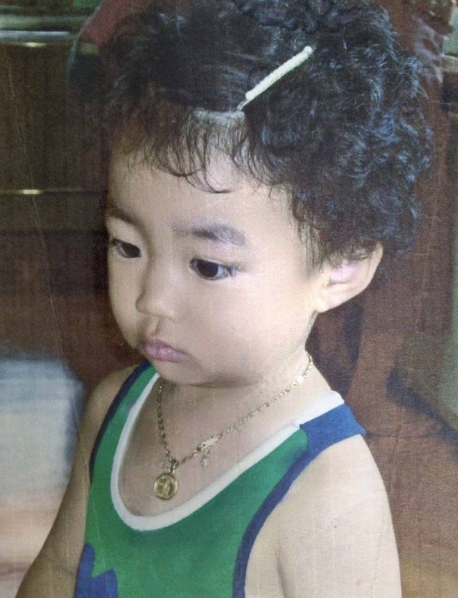 Riwon_ZB1's tweet photo. 【ゴヌクが小さい頃からパーマかけてあげてたほどゴヌクパーマ派のオンマはゴヌクが大人になった今でも「あんたは髪巻かないと！お母さんが巻いてあげようか〜？☺️」って言ってくる】←😭😭😭 https://t.co/HAYQjMsPti