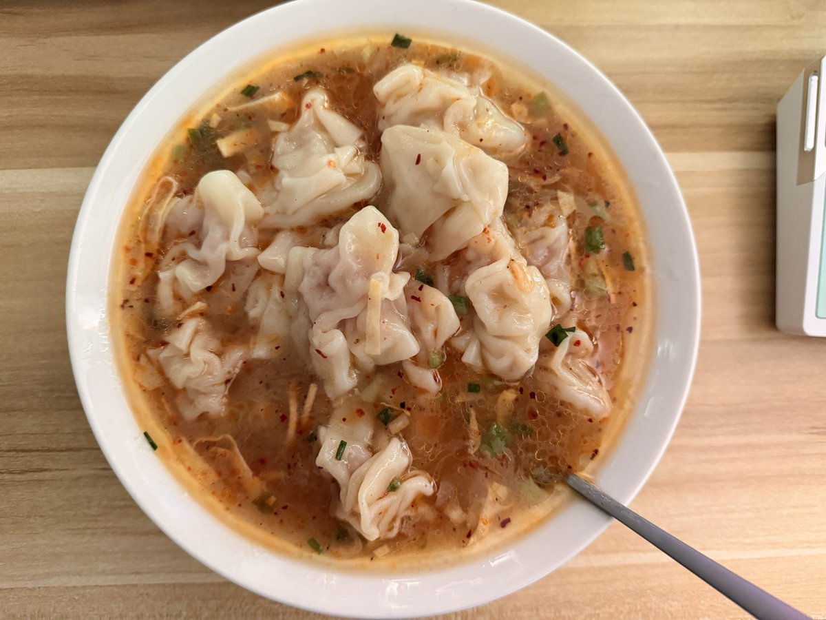 Lewiatans's tweet photo. 太不容易了自己做一碗好吃的馄饨 https://t.co/F8mOsRb3ZD