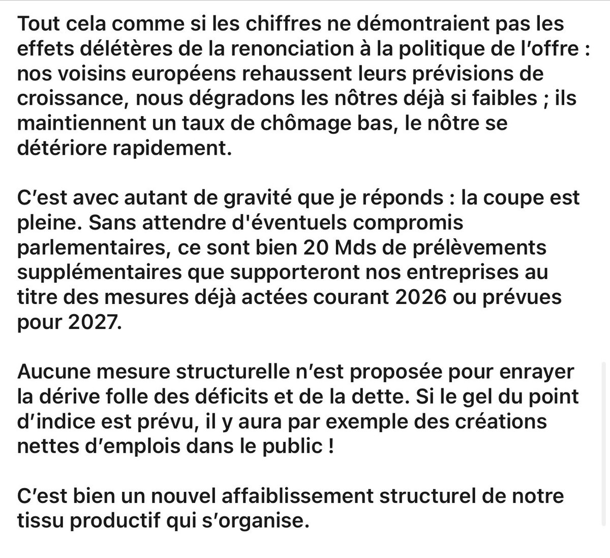 SoyonsPrecisGv's tweet photo. .@PatrickMartin_1 

20 Md€ de prélèvements supplémentaires sur les entreprises ? C’est faux.

En retenant l’ensemble des mesures qui concernent les entreprises, l’effort supplémentaire prévu en 2027 est de 6,5 Md€. Trois fois moins.

8 Md€ d’économies perdues avec la suspension de la réforme des retraites ? C’est faux.

La suspension coûtera 1,4 Md€ en 2027.

8 Md€ de baisse des allègements de charges ? C’est faux.

Le barème des allègements est gelé, mais un gel n’est pas une baisse. La baisse effective des allègements représente 2,8 Md€.

Sources : Haut Conseil des finances publiques, PLF 2027 et PLFSS 2026.

Soyons précis.