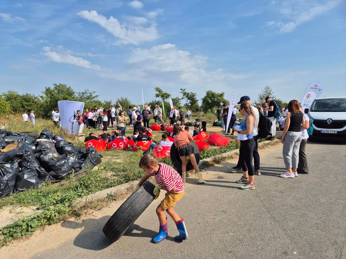 IDEMIA_IST's tweet photo. A bed, a TV, and hundreds of cigarette butts. What do they have in common? 🛏️

They're all things our colleagues collected for #WorldCleanUpDay. Teams around the globe cleaned up their local communities, and some even brought their kids along to help https://t.co/Y0chzYKTP5